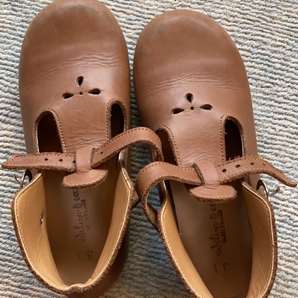 SOLD Adelisa & Co shoes size 31 GUC Mary Jane style, leather
